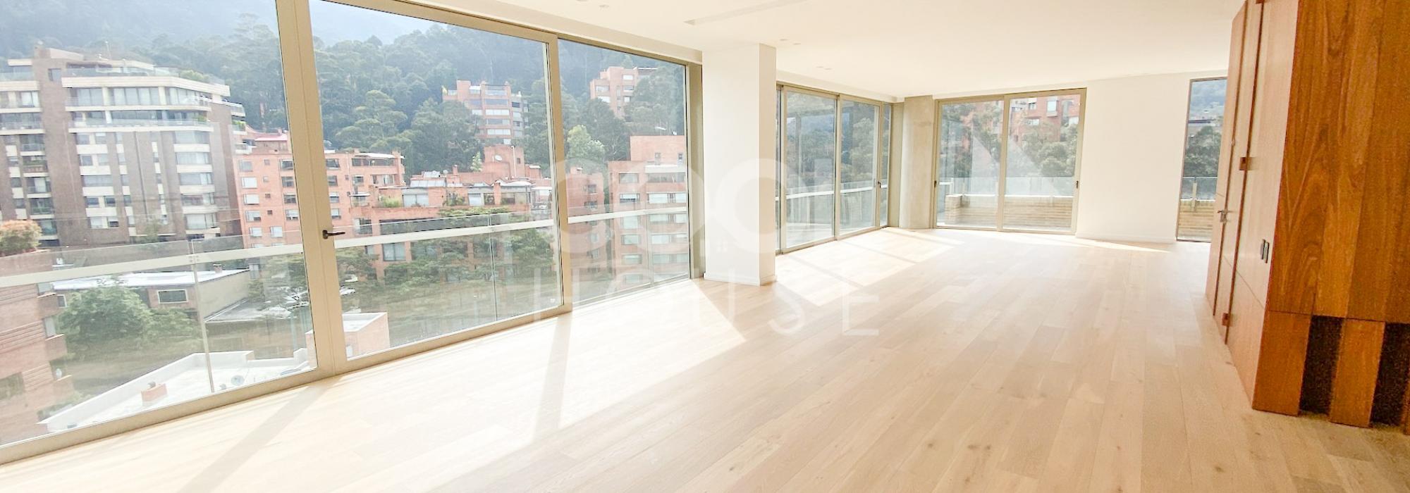 Apartamento penthouse espectacular en venta en Edificio Solhé- Rosales