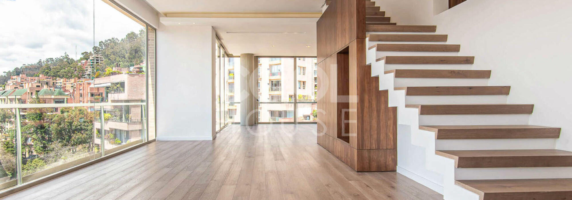 Penthouse con terraza en venta en Los Rosales- Edificio SOLHÉ