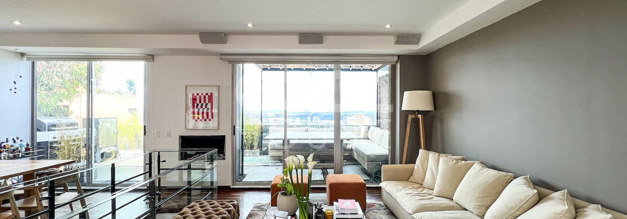 Apartamento Dúplex con terraza en venta o arriendo en Bellavista