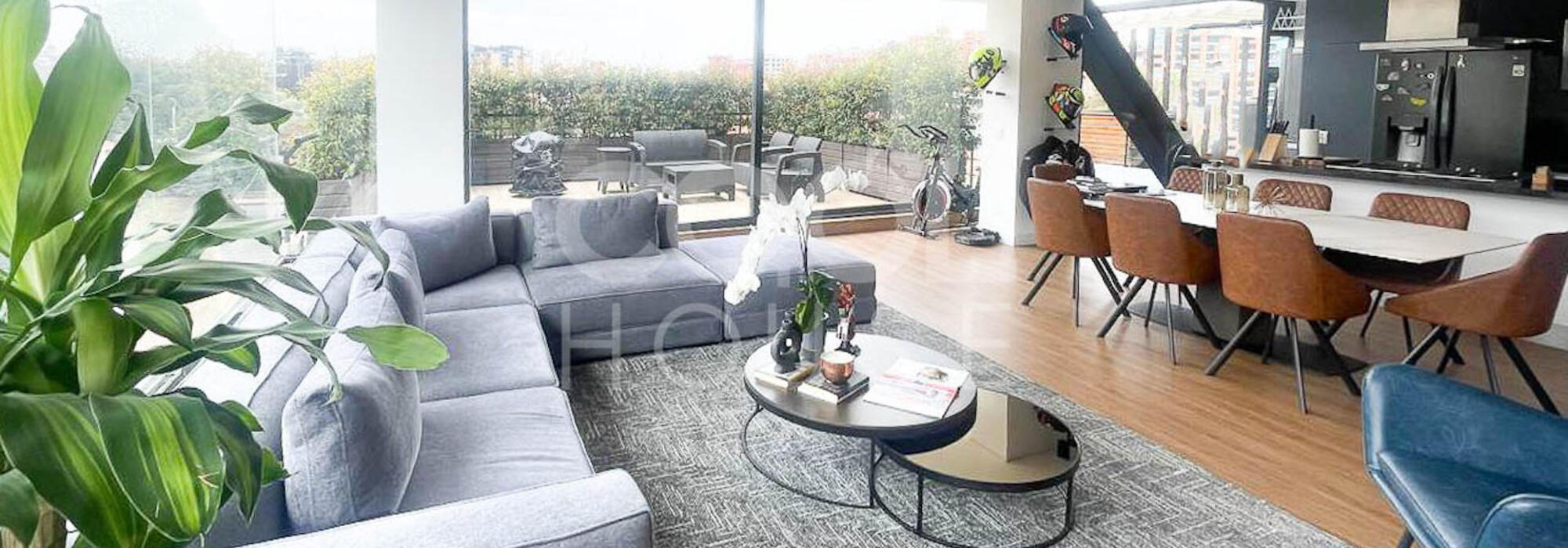 Apartamento moderno con terraza en venta en Santa Ana