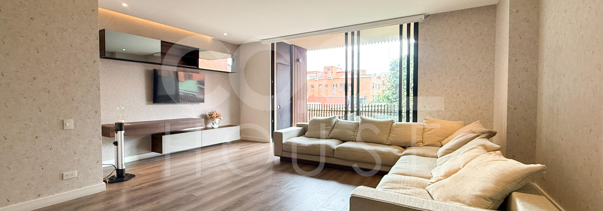 Apartamento con terraza en venta o arriendo Los Rosales 