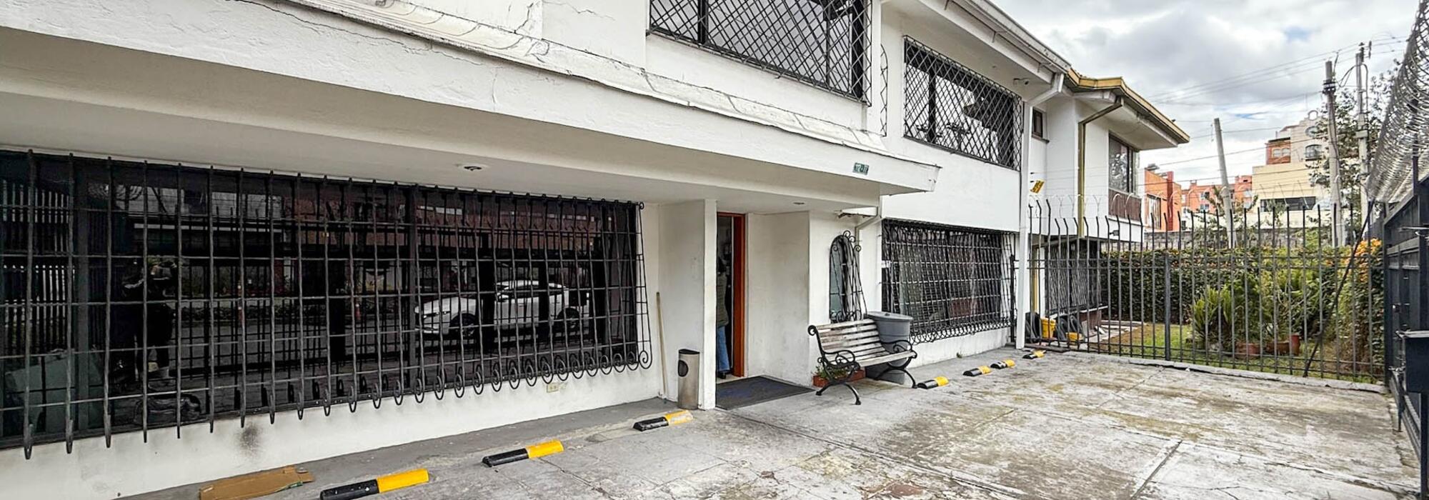 Casa oficina Dúplex con terraza en venta en San Patricio