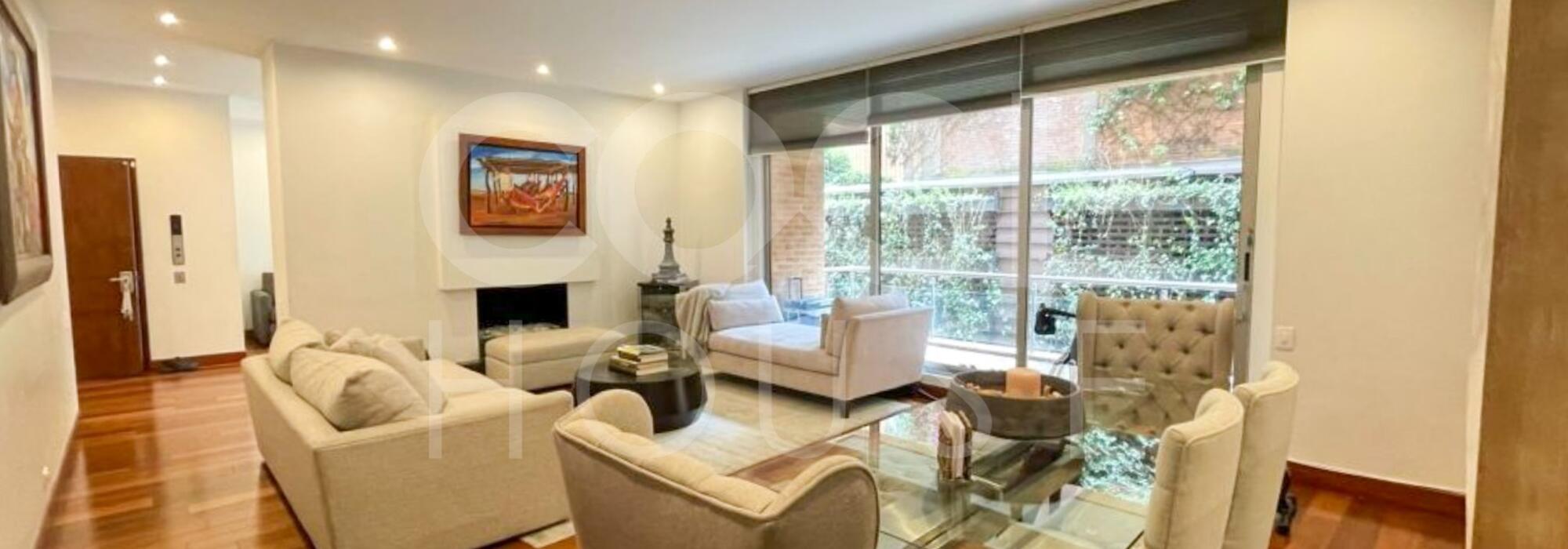 Apartamento con terraza en venta o arriendo en Los Rosales
