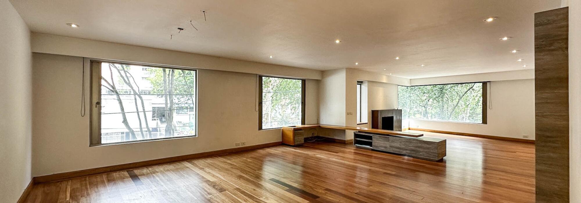 Apartamento con terraza en arriendo en Chicó 