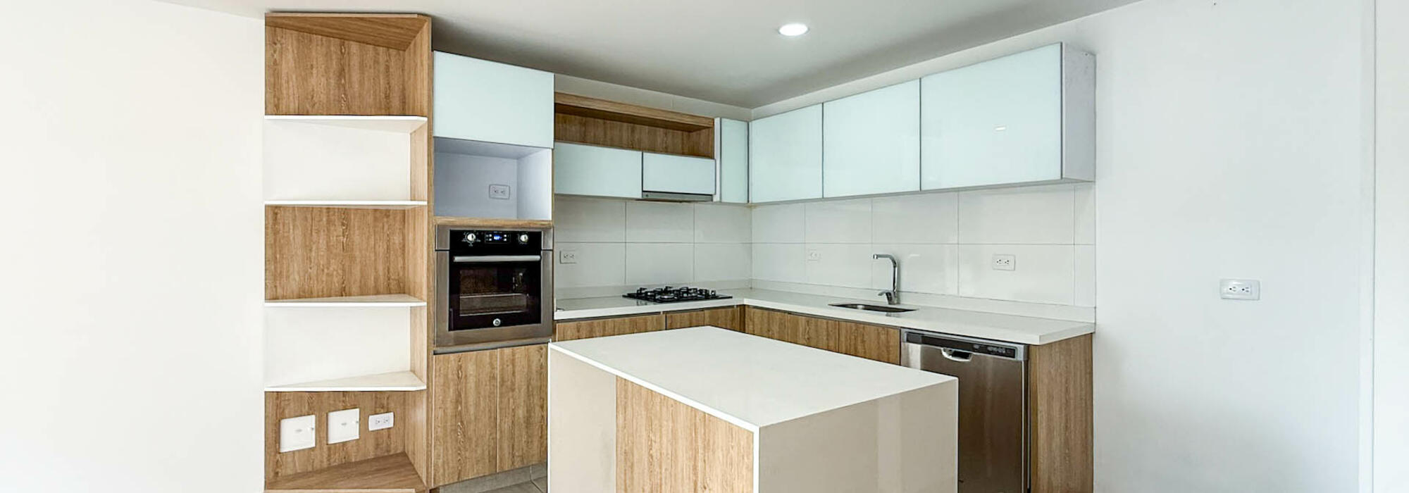 Apartamento moderno en arriendo en Santa Bárbara Oriental 