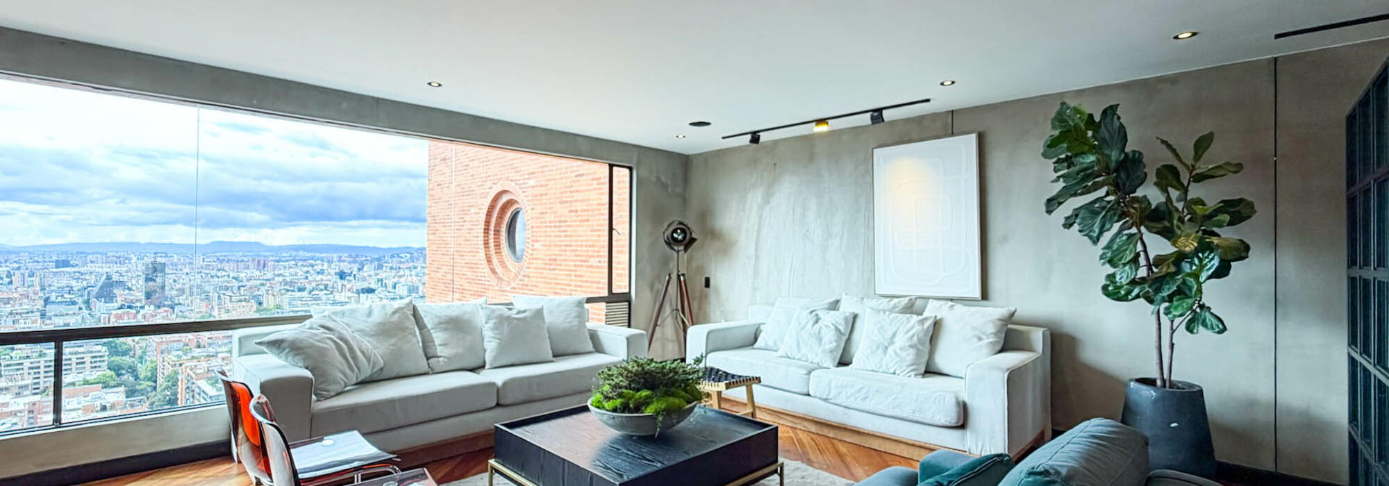 Apartamento con terraza en venta o arriendo amoblado en Chicó Alto