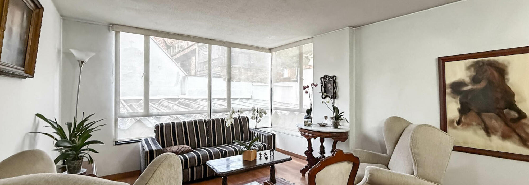 Apartamento con terraza para remodelar en venta en Quinta Camacho