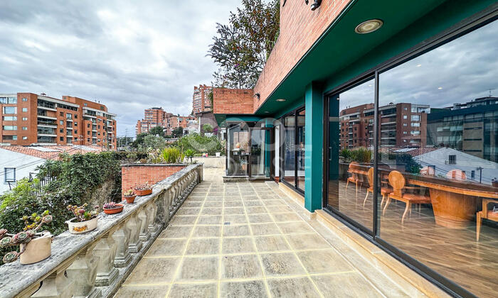 Apartamento con terraza en venta o arriendo en El Refugio