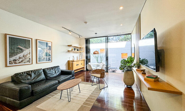 Apartamento con terraza en venta o arriendo amoblado o sin amoblar en Santa Bárbara Alta