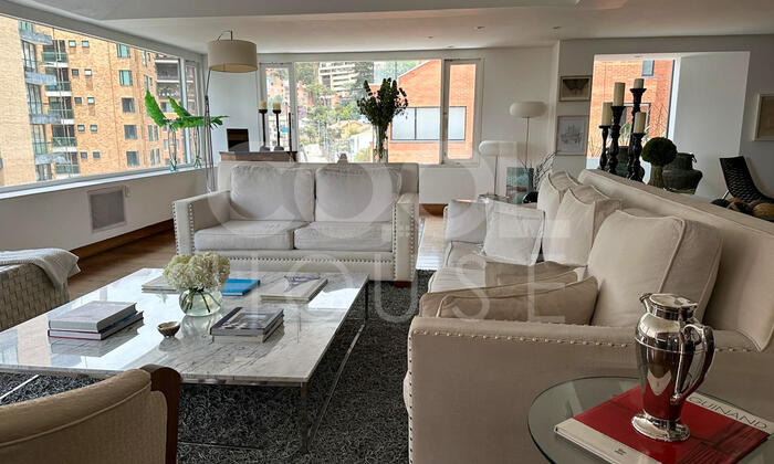 Apartamento Dúplex con terraza en venta en El Refugio 