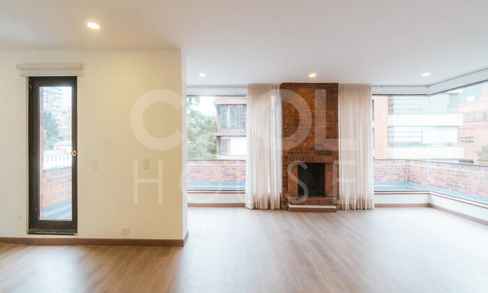 Apartamento Dúplex con terraza en arriendo en La Cabrera