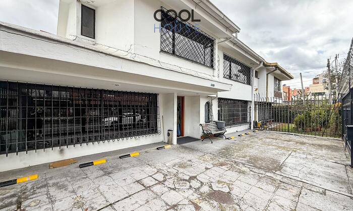 Casa oficina Dúplex con terraza en venta en San Patricio