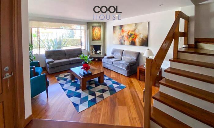 Casa Triplex con terraza en venta en Chía