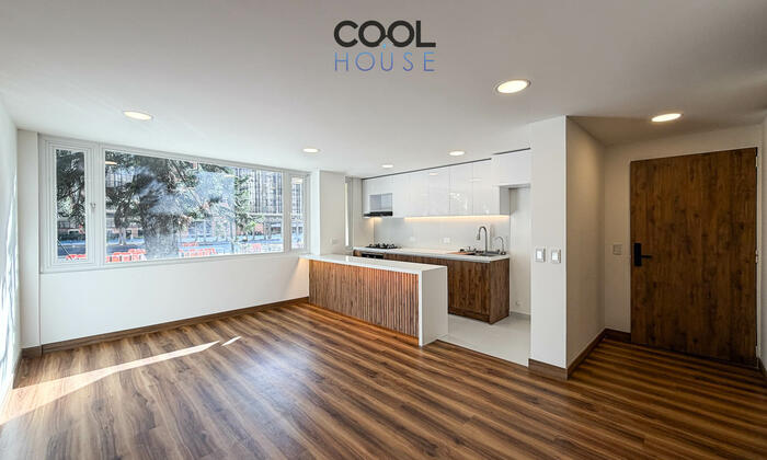 Apartamento remodelado con terraza en venta en Santa Bibiana