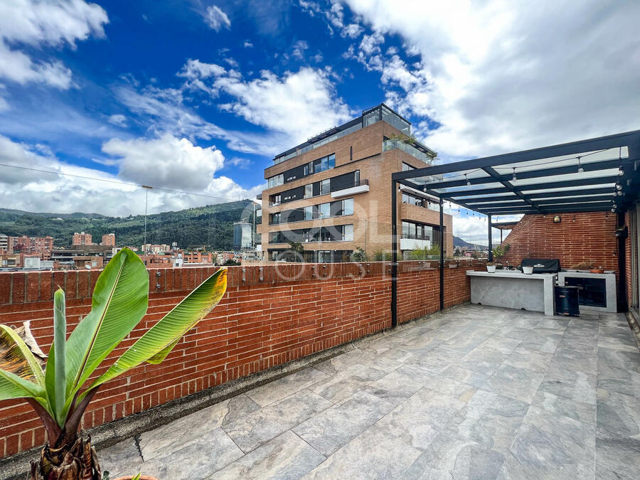 Apartamento Dúplex con terraza en venta o arriendo en Santa Paula