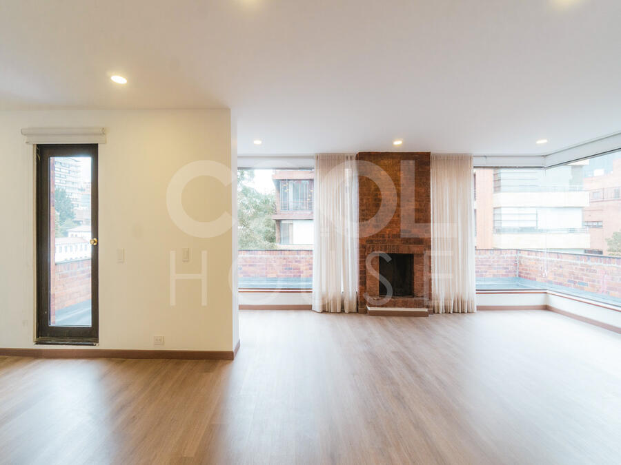Apartamento Dúplex con terraza en arriendo en La Cabrera