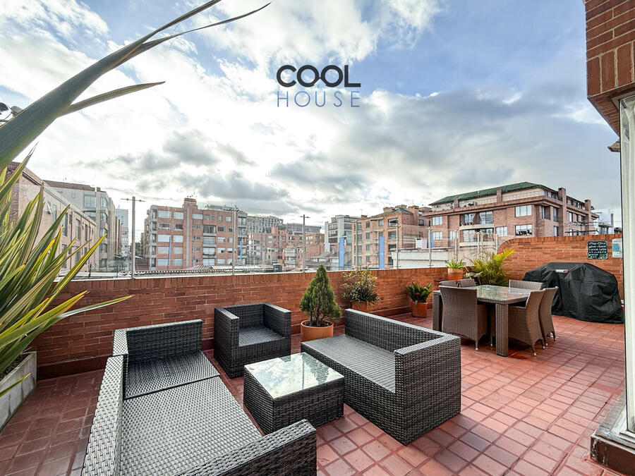 Apartamento con terraza amoblado en arriendo en Santa Bárbara     