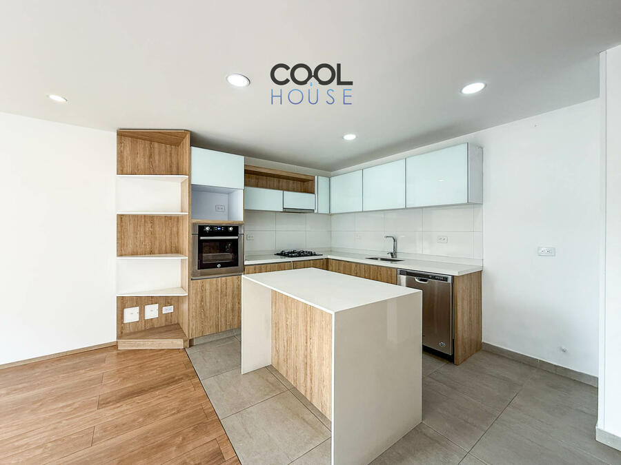 Apartamento moderno en arriendo en Santa Bárbara Oriental 