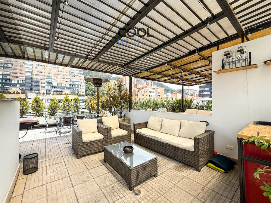 Apartamento Dúplex con terraza en venta en Chapinero Alto