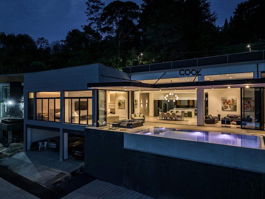 Casa en venta con vista panorámica en Medellín (3)
