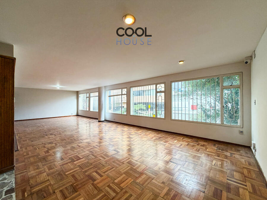 Apartamento remodelado en arriendo en Antiguo Country / Virrey