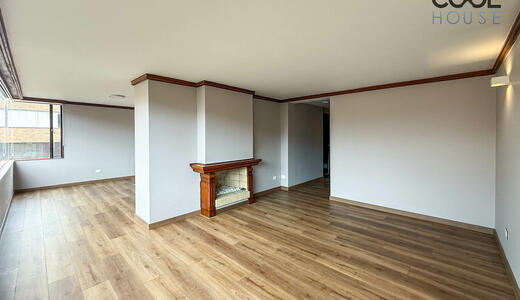 Apartamento Triplex con terraza en arriendo en Multicentro