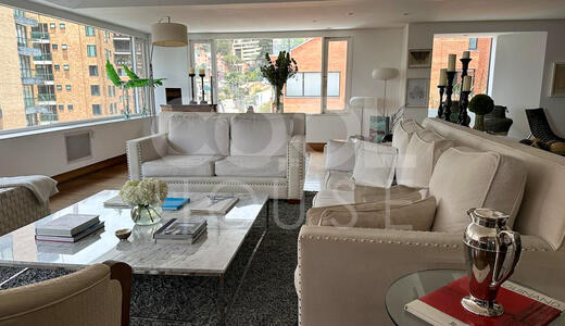 Apartamento Dúplex con terraza en venta en El Refugio 